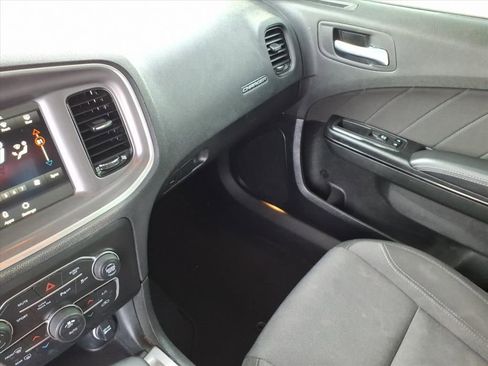 Used 2022 Dodge Charger SXT w/ Blacktop Package image 37