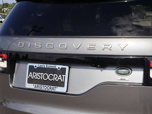 Used 2019 Land Rover Discovery SE AWD/4WD image 8