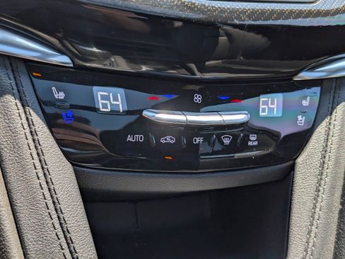 Used 2023 Cadillac XT6 Sport w/ Technology Package AWD/4WD image 31
