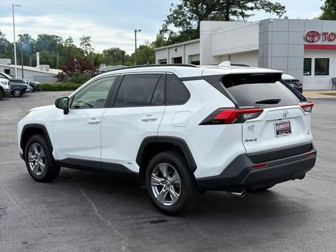 Used 2025 Toyota RAV4 LE AWD/4WD image 28