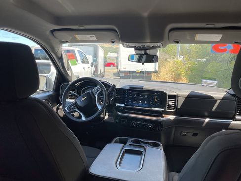 Used 2025 Chevrolet Silverado 1500 LT w/ Z71 Off-Road Package image 57