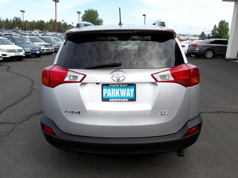 Used 2015 Toyota RAV4 LE image 4