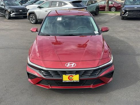 Used 2026 Hyundai Elantra SE FWD image 2