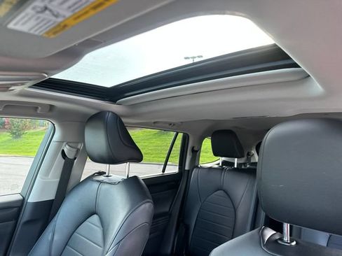 Used 2024 Toyota Highlander XLE FWD image 20
