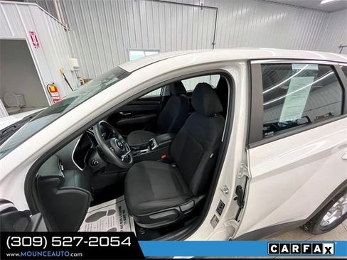 Used 2023 Hyundai Tucson SE image 19