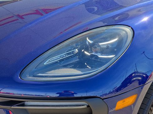 New 2026 Porsche Macan AWD/4WD image 30