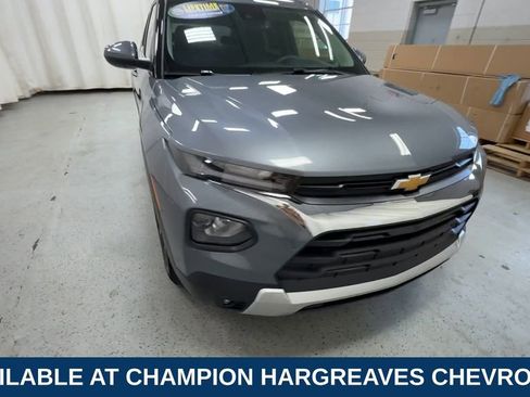 Used 2022 Chevrolet TrailBlazer LT w/ Convenience Package image 3