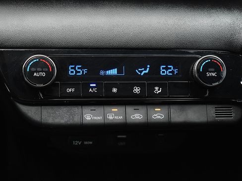 Used 2025 Hyundai Elantra Sport FWD image 6