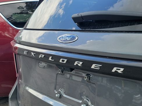 Used 2026 Ford Explorer Active w/ Active Comfort Package RWD image 6