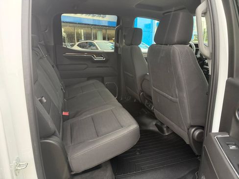 Used 2023 Chevrolet Silverado 1500 LT AWD/4WD image 10