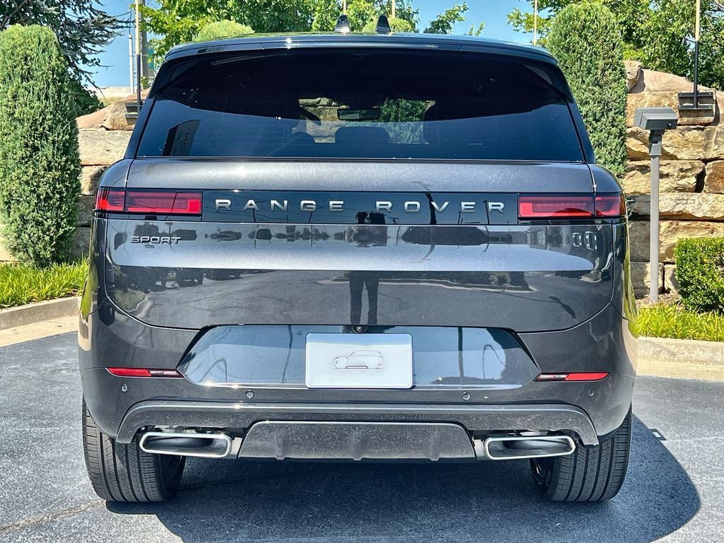New 2026 Land Rover Range Rover Sport Dynamic SE AWD/4WD image 4