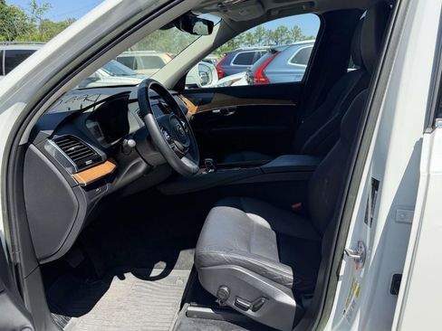 Used 2023 Volvo XC90 B5 Plus w/ Protection Package AWD/4WD image 5