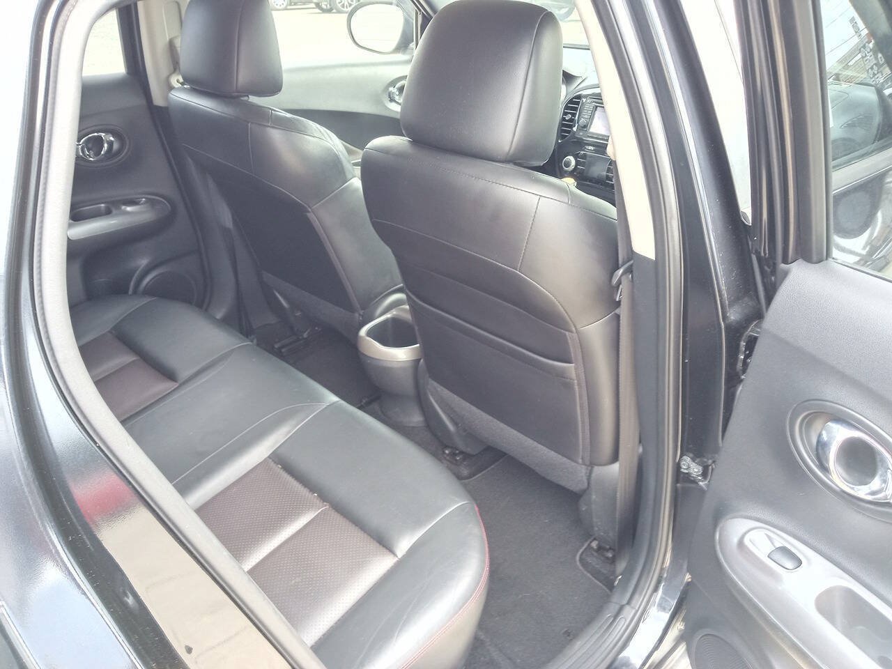 Used 2011 Nissan Juke SL w/ Sport Pkg FWD image 11