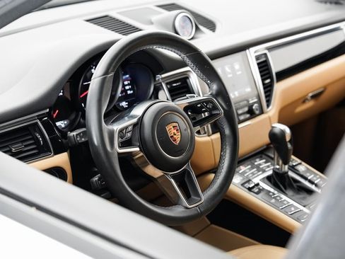 Used 2017 Porsche Macan image 9