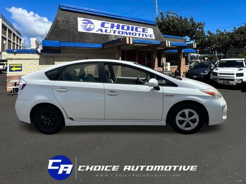Used 2015 Toyota Prius Four FWD image 5