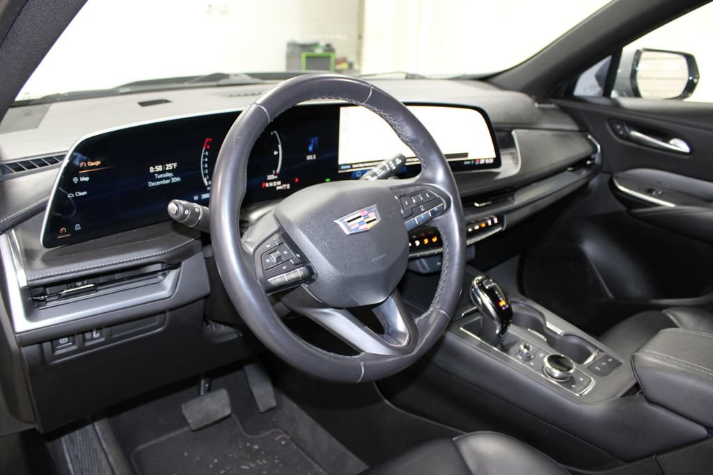 Used 2024 Cadillac XT4 Premium Luxury AWD/4WD image 18