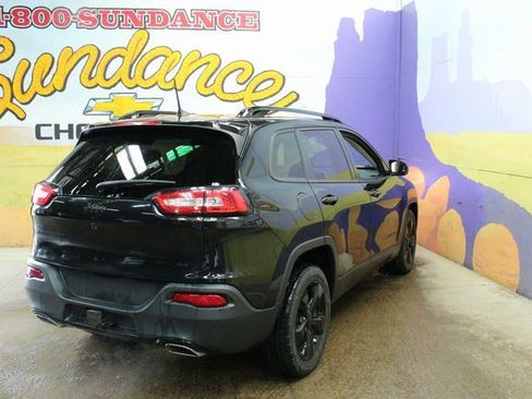 Used 2016 Jeep Cherokee Latitude w/ Cold Weather Group image 8