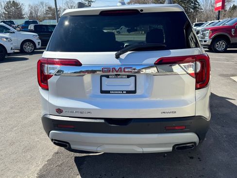 Used 2020 GMC Acadia SLE w/ Driver Convenience Package image 5