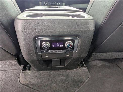 Used 2021 GMC Yukon XL SLT w/ SLT Luxury Plus Package image 15