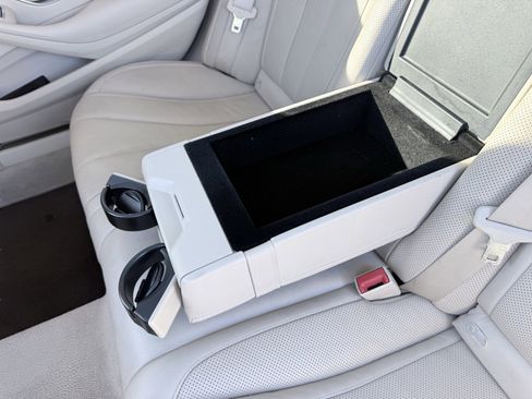 Used 2015 Mercedes-Benz S 550 Sedan w/ Premium 1 Package image 34