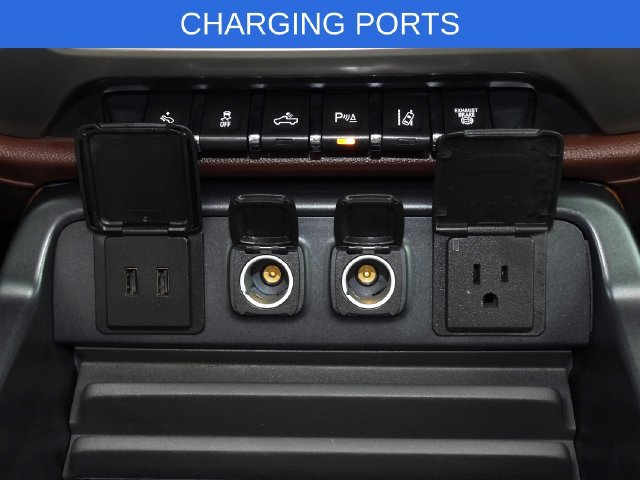 Used 2018 Chevrolet Silverado 2500 High Country w/ Duramax Plus Package AWD/4WD image 15