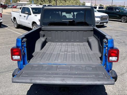 Used 2021 Jeep Gladiator Rubicon AWD/4WD image 33