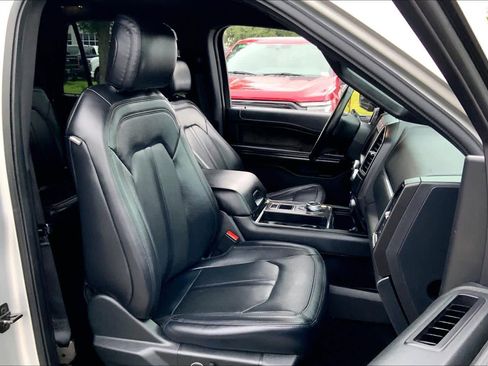 Certified 2019 Ford Expedition Max Limited RWD image 9