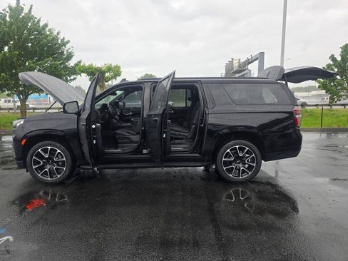 Used 2021 Chevrolet Suburban RST w/ Luxury Package AWD/4WD image 14