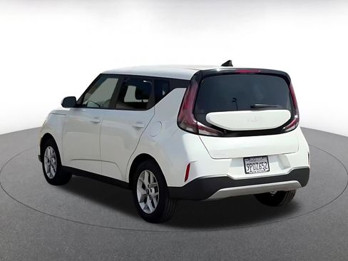 Used 2025 Kia Soul LX w/ LX Technology Package image 11