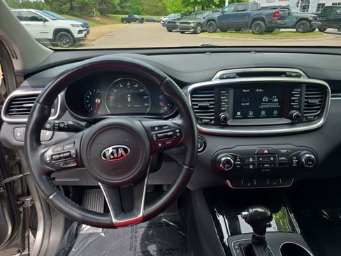 Used 2018 Kia Sorento EX w/ EX Advanced Touring Package FWD image 17