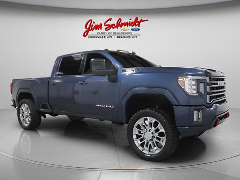 Used 2020 GMC Sierra 2500 AT4 w/ AT4 Premium Package AWD/4WD image 2