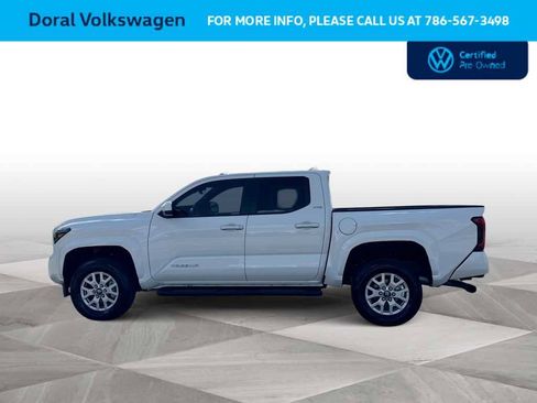 Used 2024 Toyota Tacoma SR5 AWD/4WD image 5