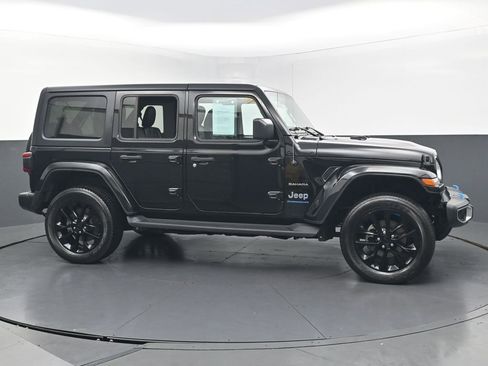 Used 2023 Jeep Wrangler Unlimited Sahara w/ Cold Weather Group AWD/4WD image 6