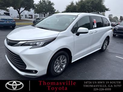 New 2025 Toyota Sienna XLE