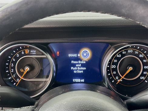 Used 2022 Jeep Gladiator Sport image 12