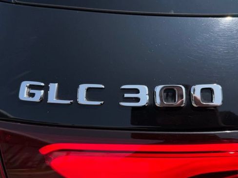 Used 2024 Mercedes-Benz GLC 300 4MATIC image 9