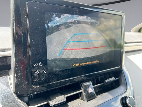 Used 2024 Toyota Corolla LE FWD image 21