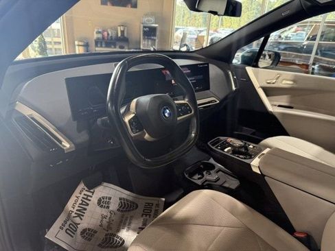 Used 2022 BMW iX xDrive50 w/ Premium Package image 16