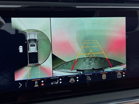 New 2026 GMC Sierra 2500 Denali Ultimate w/ LPO, Black Badging Package image 14