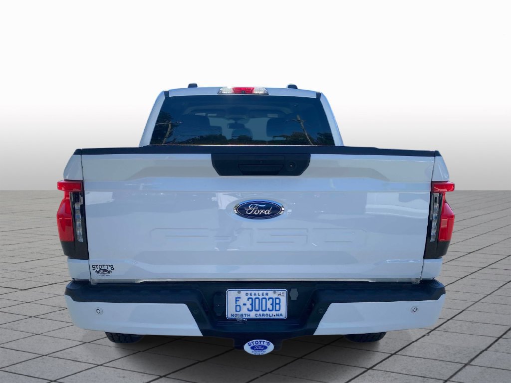 Used 2023 Ford F150 Lightning XLT AWD/4WD image 6