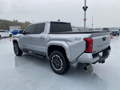Certified 2025 Toyota Tacoma SR5 image 10