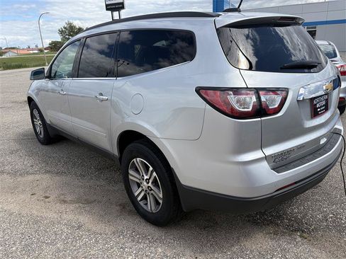 Used 2017 Chevrolet Traverse LT AWD/4WD image 4