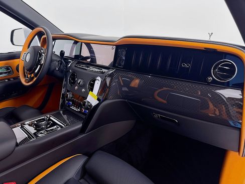 New 2026 Rolls-Royce Cullinan Black Badge AWD/4WD image 30