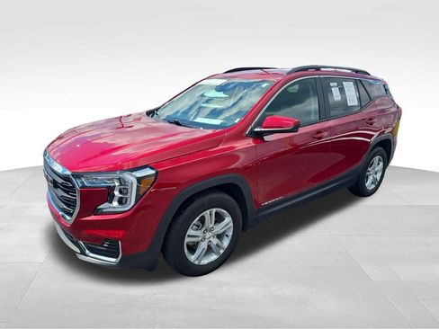 Used 2024 GMC Terrain SLE w/ Driver Convenience Package FWD image 3
