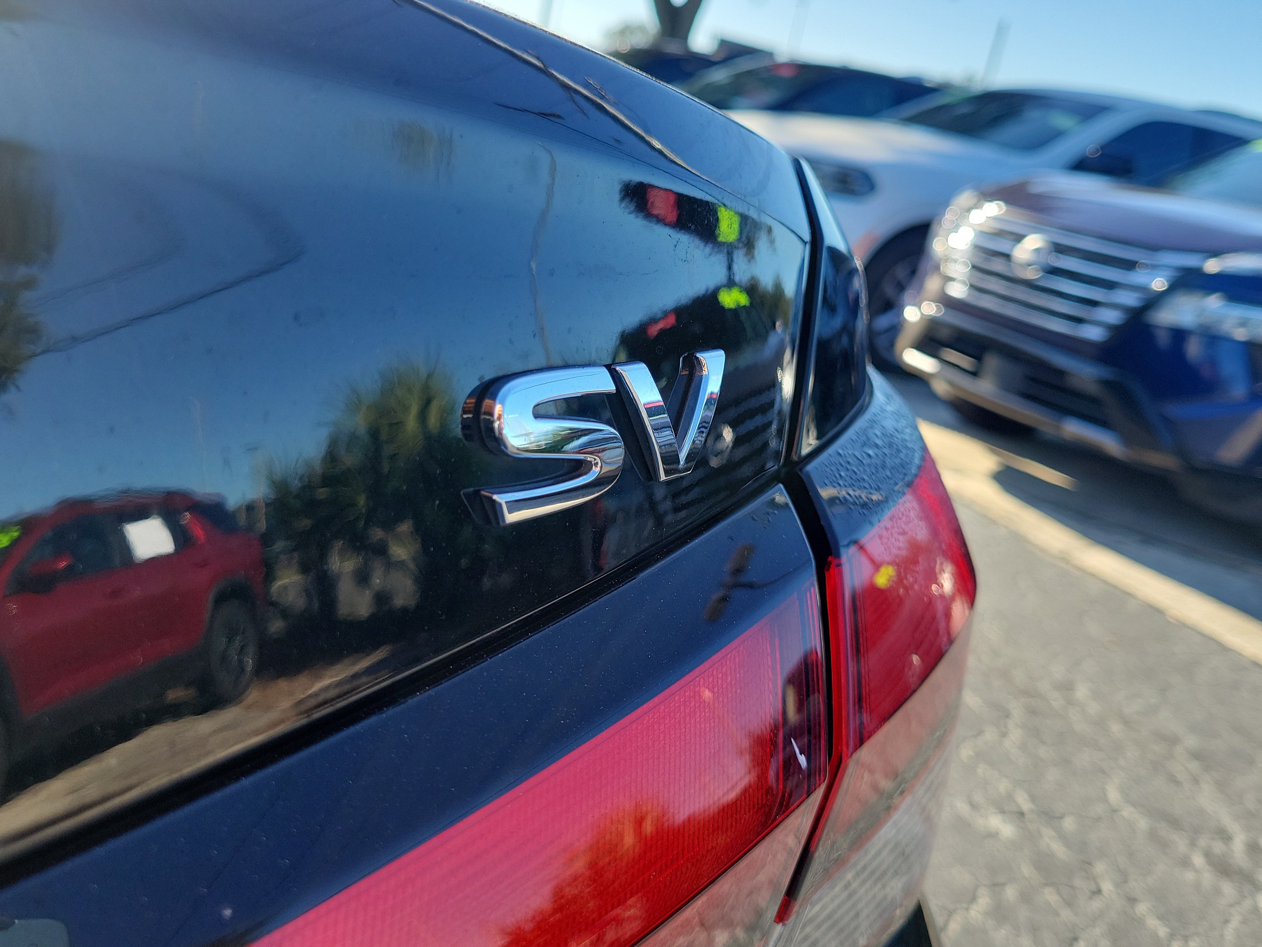 Certified 2023 Nissan Versa SV FWD image 7