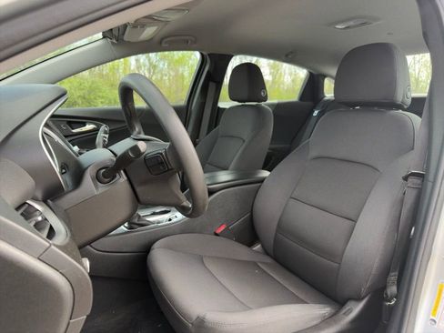 Used 2022 Chevrolet Malibu LT FWD image 13