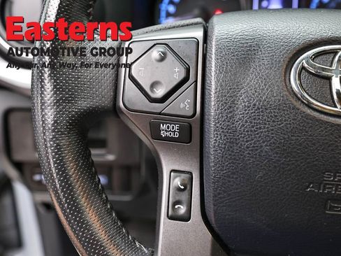 Used 2018 Toyota Tacoma TRD Sport AWD/4WD image 15