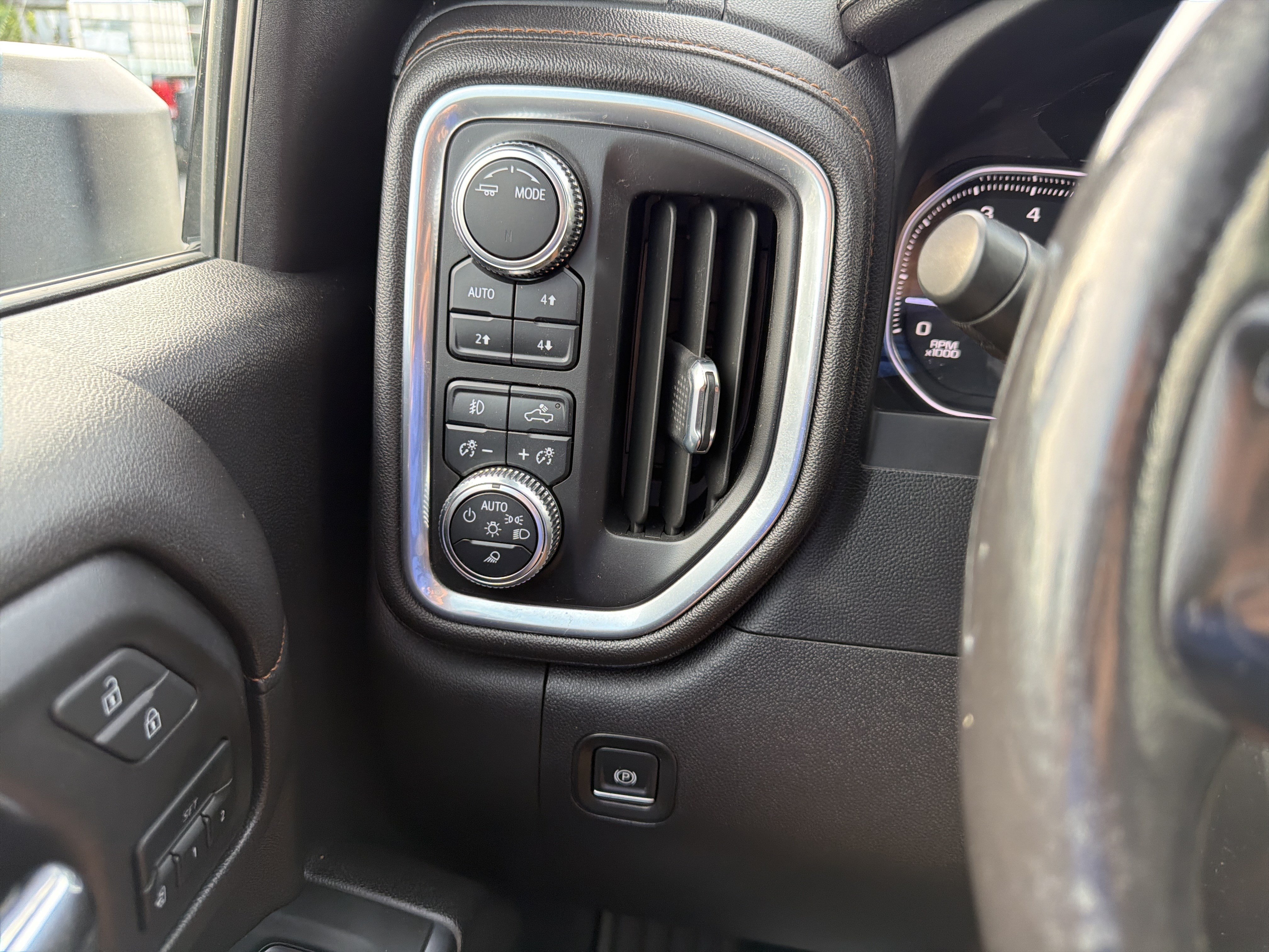 Used 2022 GMC Sierra 2500 AT4 AWD/4WD image 29