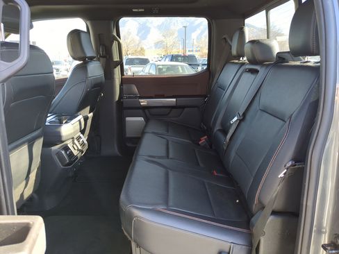 Used 2022 Ford F150 Lariat w/ Max Trailer Tow Package image 30