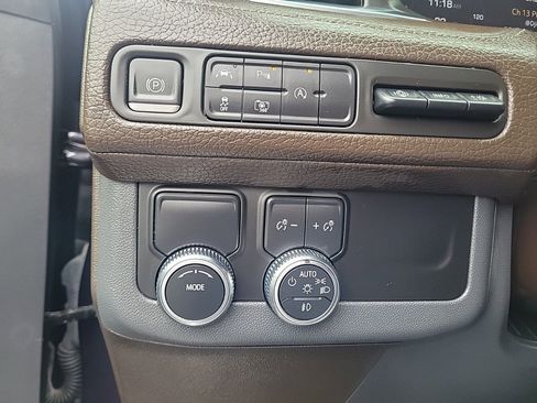 Used 2023 GMC Yukon Denali RWD image 25